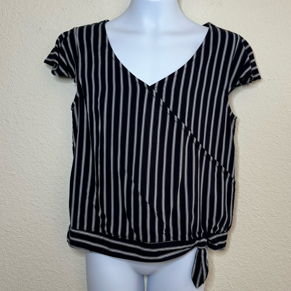 Abercrombie Kids striped top size 15/16